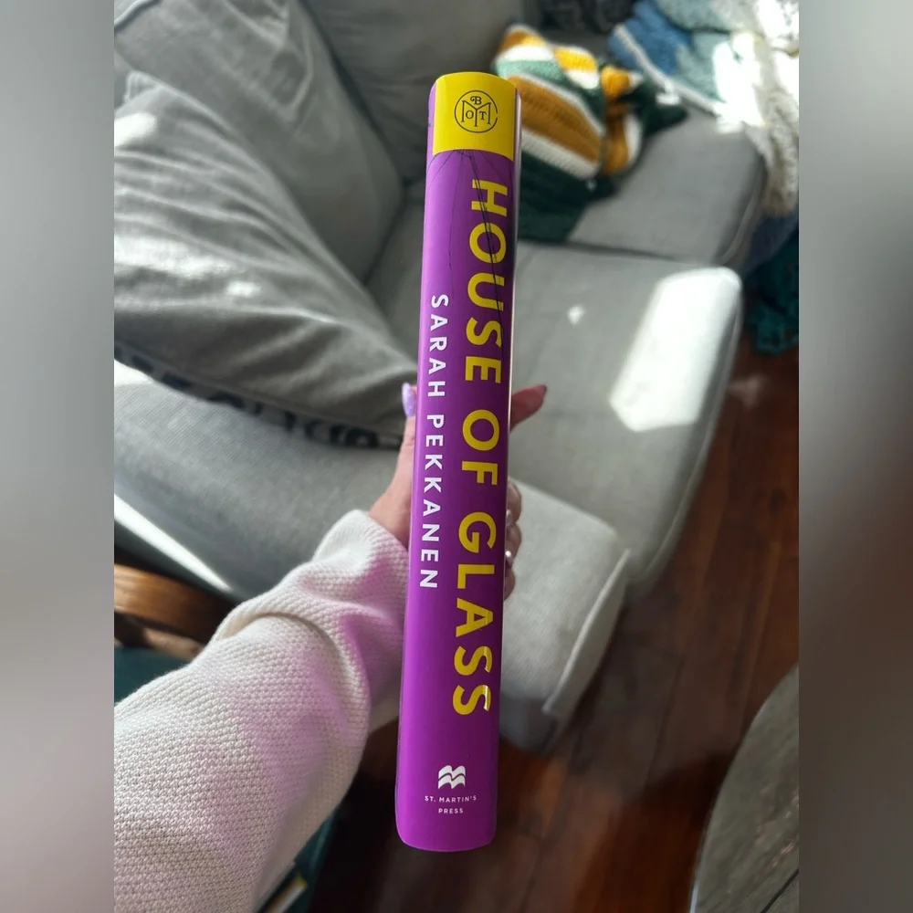 House of Glass Novel by Sarah Pekkanen - Picture 2 of 4